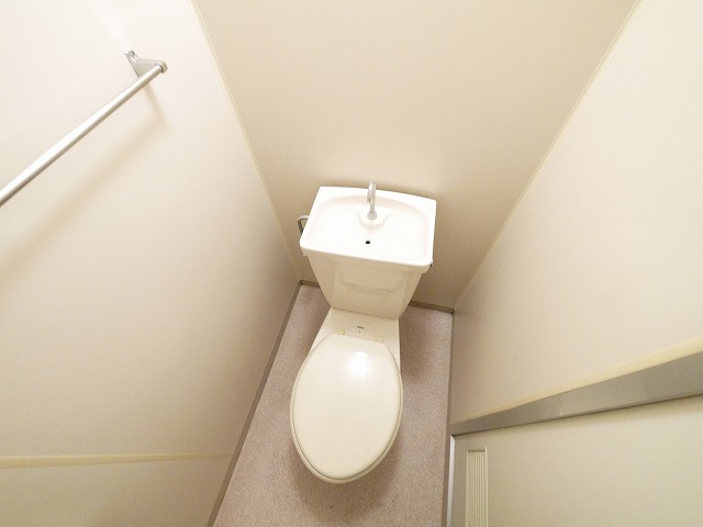 トイレ　忙しい朝には欠かせない洗面所です