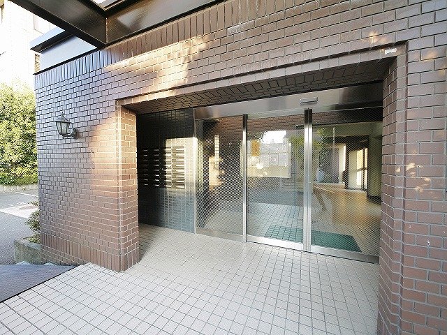 エントランス　建物の内部です