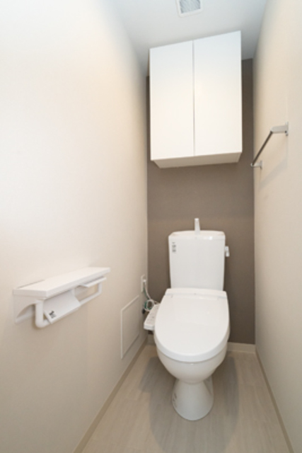 トイレ　温水洗浄暖房便座のトイレです※写真は同タイプ住戸です。