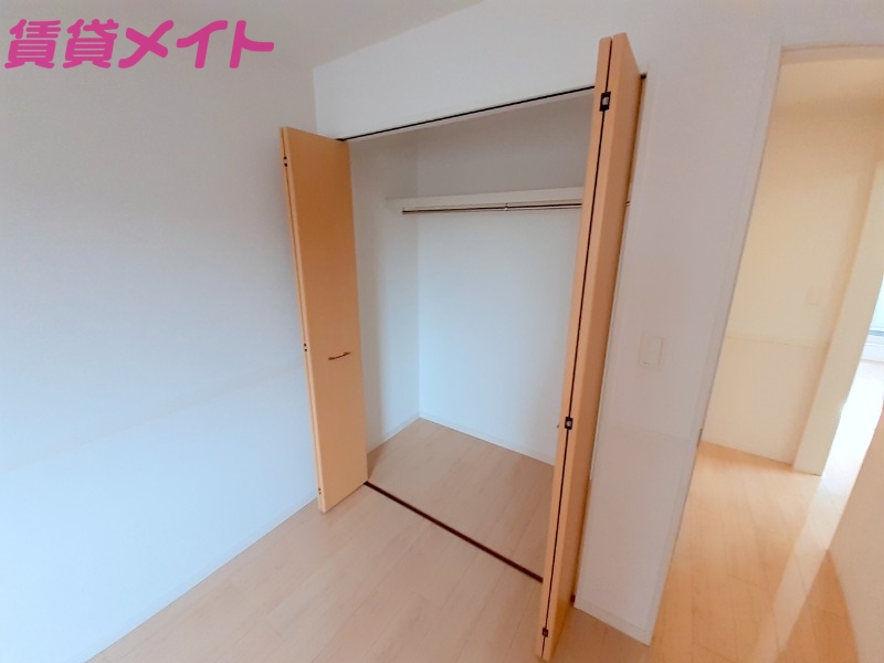 収納　別部屋反転写真です