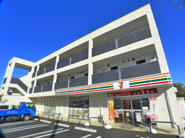 コンビニ　セブンイレブン（コンビニ）まで68m