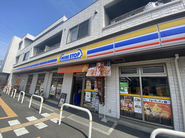 コンビニ　ミニストップ東川口３丁目店（コンビニ）まで376m
