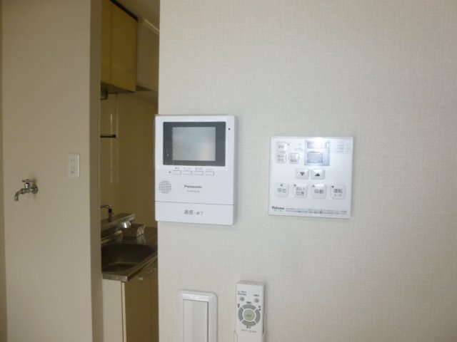 セキュリティ　モニター付きインターホン