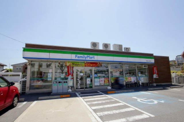 コンビニ　ファミリーマート和歌山小松原店（コンビニ）まで677m