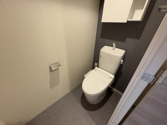 トイレ　温水洗浄便座機能付きのトイレです♪