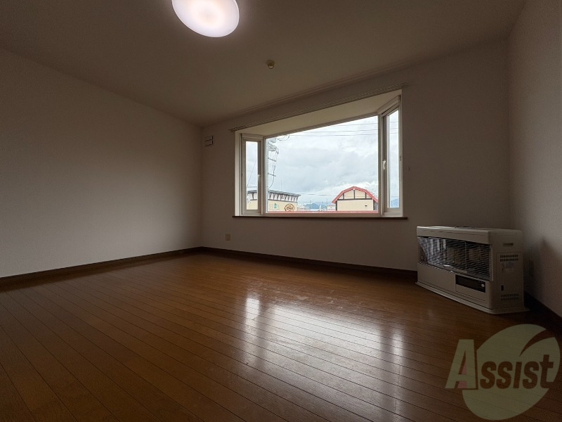 居室・リビング　広くてキレイなお部屋が広がっていて、充実した生活が送れそう。