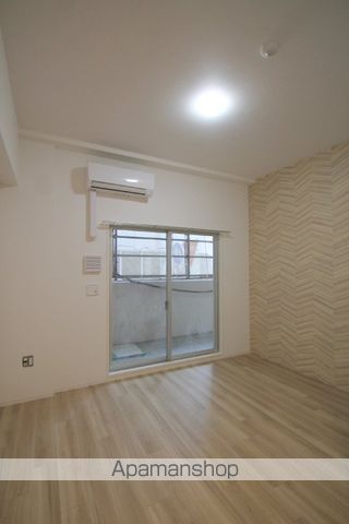 ラシーヌ瓦屋町の居間写真