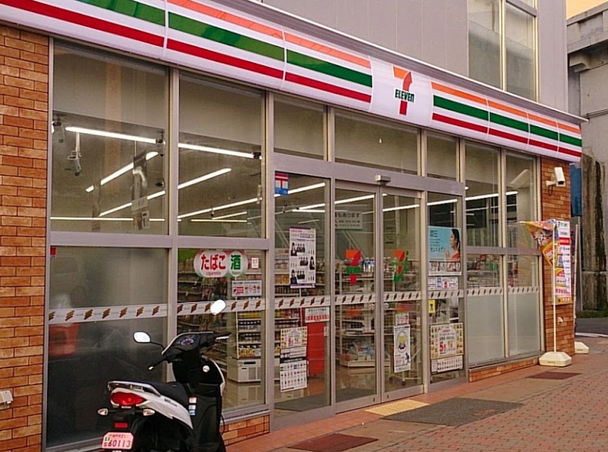コンビニ　セブンイレブン 阪急王子公園駅前店（コンビニ）まで25m