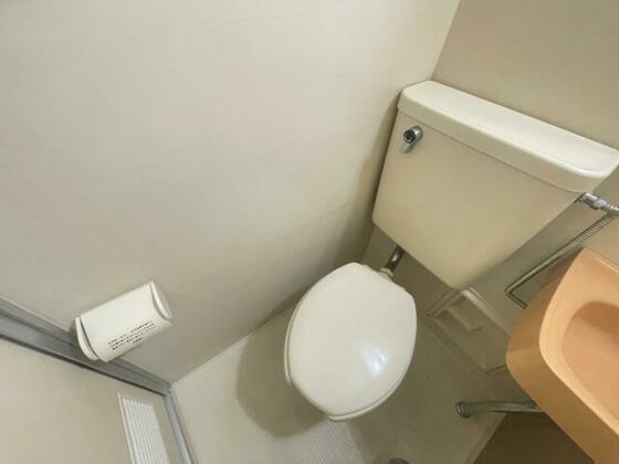 トイレ　※他のお部屋の写真となります。（参考写真）