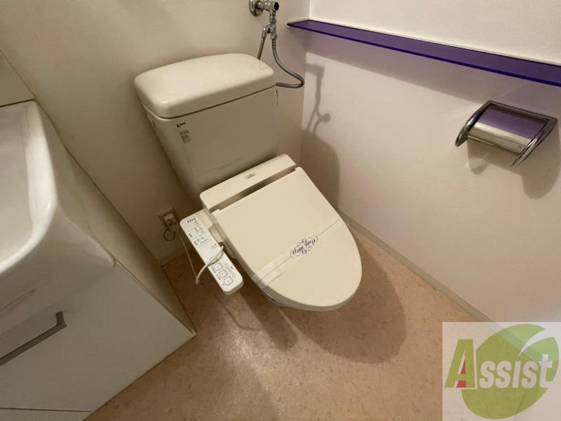 トイレ　ウォシュレット付きのトイレです。シャワートイレは日本の宝。
