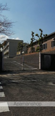 中学校　自由ケ丘中学校（中学校）まで731m