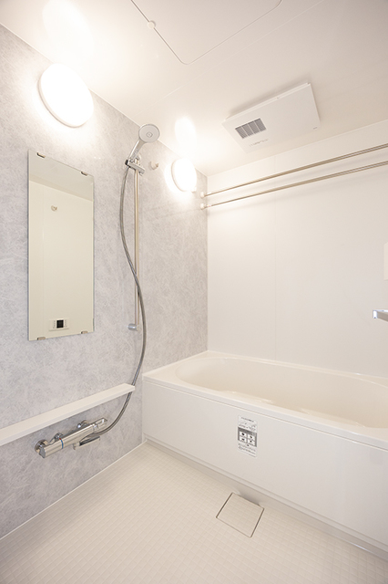バス・シャワールーム　※写真は同タイプ住戸です。