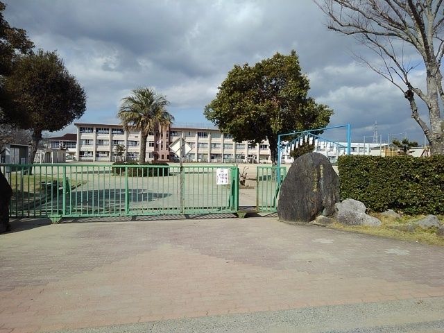 小学校　久留米市立　善導寺小学校（小学校）まで10m
