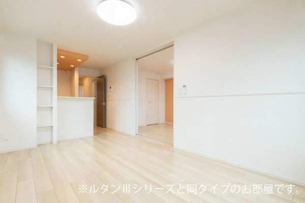 居室・リビング　※参考写真　同建築メーカー施工の同間取完成他物件のものです。