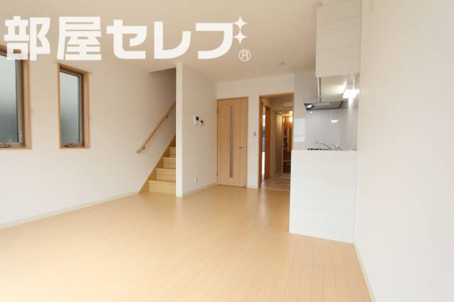 KAZカーサ戸田 B棟の居間写真
