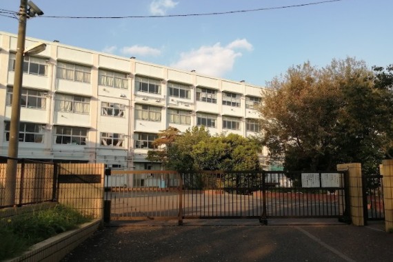 小学校　横浜市立山田小学校（小学校）まで509m