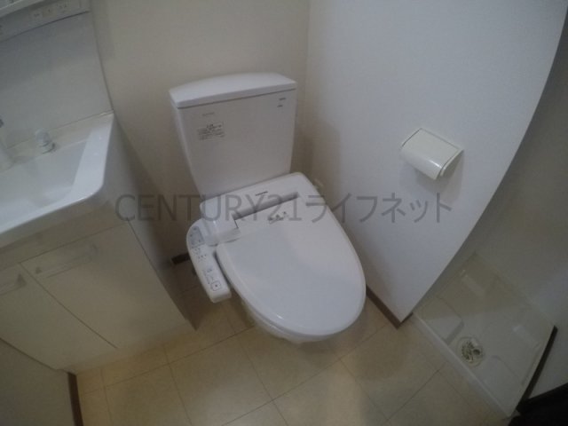 地下鉄御堂筋線 江坂駅 徒歩8分 7階建 築19年のトイレ写真