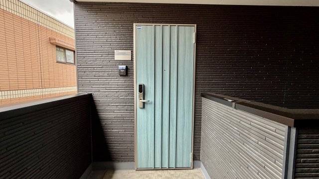メリディアン台原7丁目壱番館の居間写真