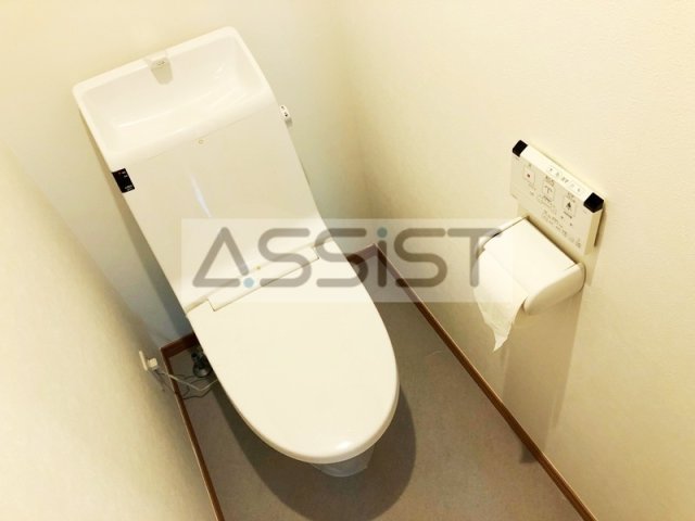 東急東横線 学芸大学駅 徒歩8分 3階建 築11年のトイレ写真