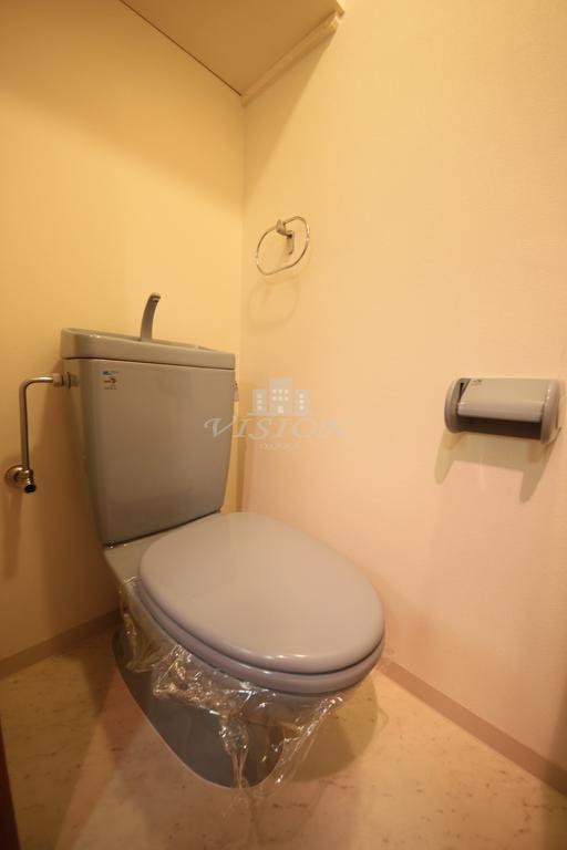 地下鉄谷町線 谷町六丁目駅 徒歩2分 11階建 築27年のトイレ写真