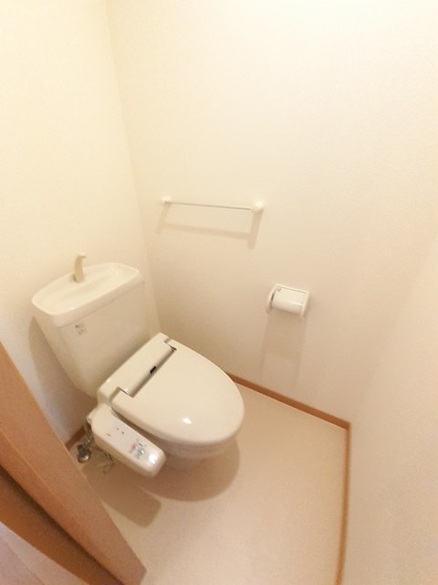 ＪＲ山陽本線 庭瀬駅 徒歩20分 4階建 築22年のトイレ写真