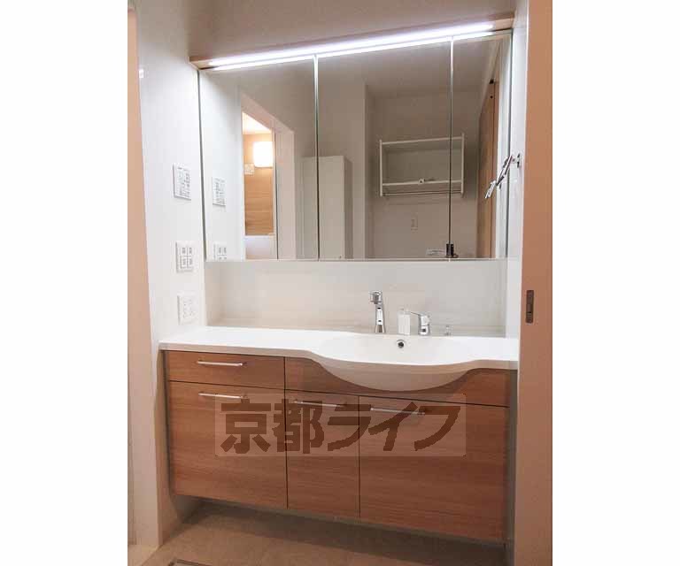 ＪＲ東海道本線 瀬田駅 徒歩10分 3階建 築7年の内装写真