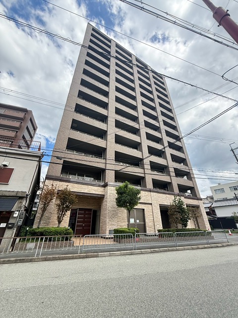 サーパス池田駅前の外観写真