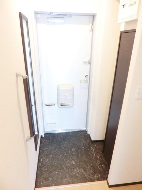 玄関　シューズボックス付きの玄関です