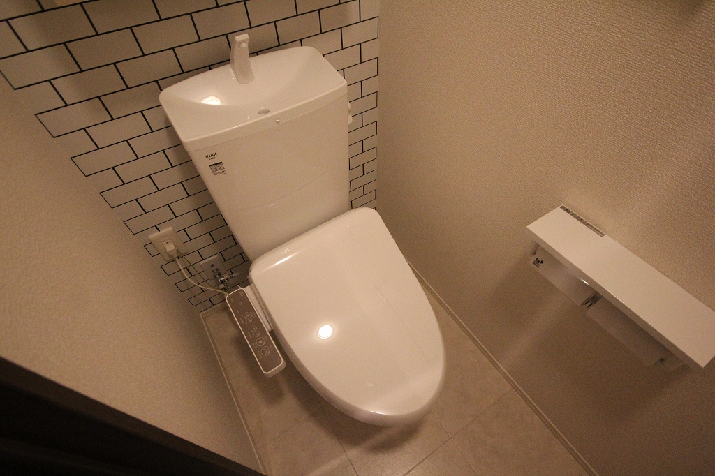 ＪＲ山陽本線 福山駅 徒歩10分 3階建 築3年のトイレ写真