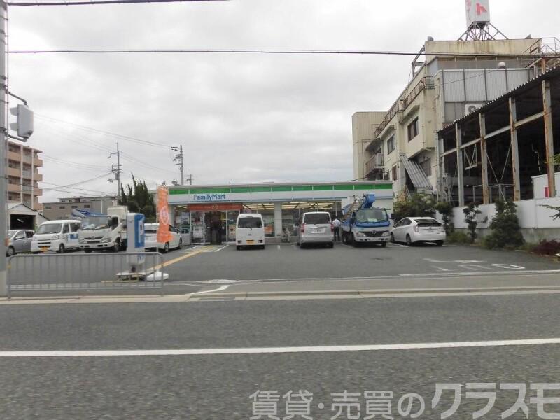コンビニ　ファミリーマート豊中大黒町店（コンビニ）まで526m