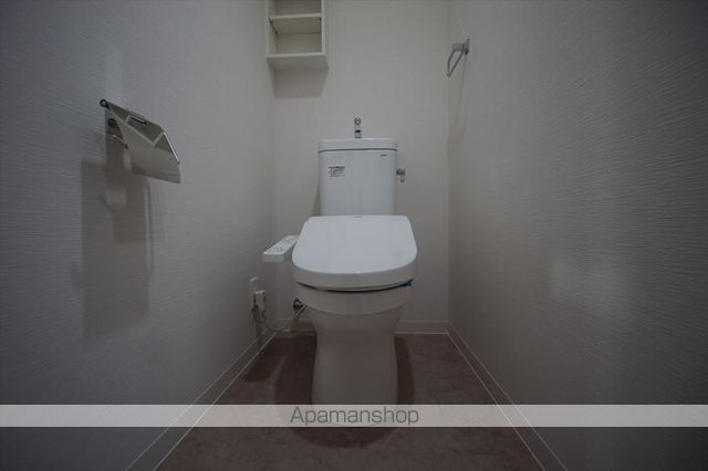 地下鉄鶴舞線 鶴舞駅 徒歩6分 8階建 築10年のトイレ写真