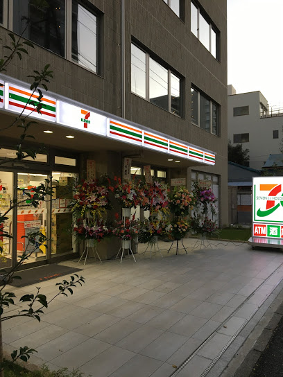 コンビニ　セブンイレブン 江東西大島駅前店（コンビニ）まで390m