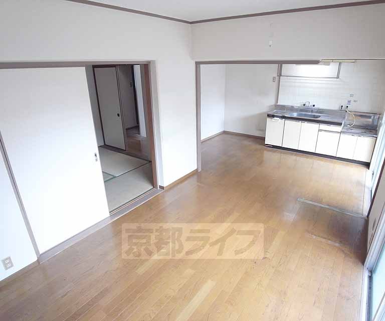 岡崎グランドハイツの居間写真