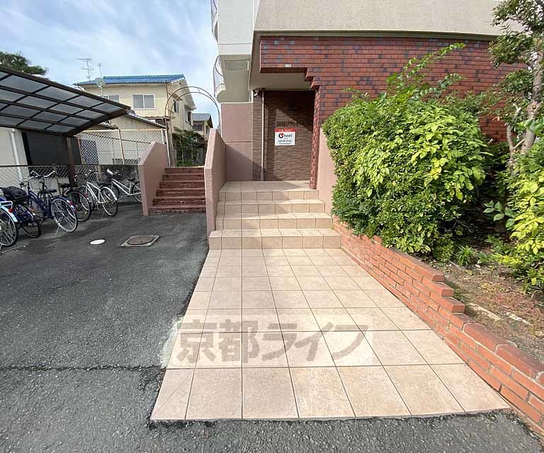 岡崎グランドハイツの外観写真