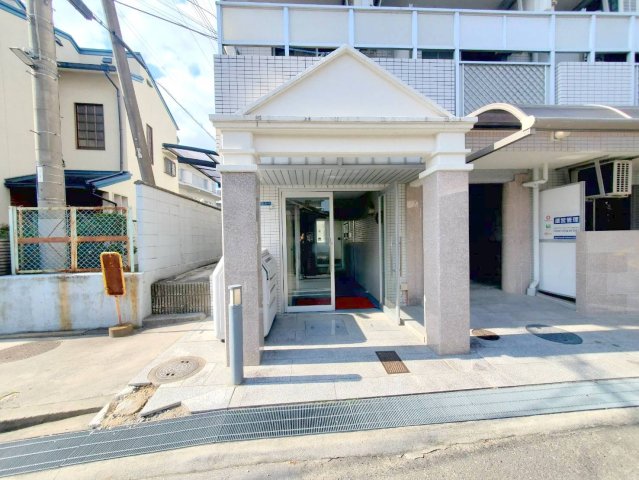 近鉄京都線 大和西大寺駅 徒歩8分 3階建 築39年の外観写真