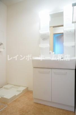 洗面設備　使いやすい独立洗面台です
