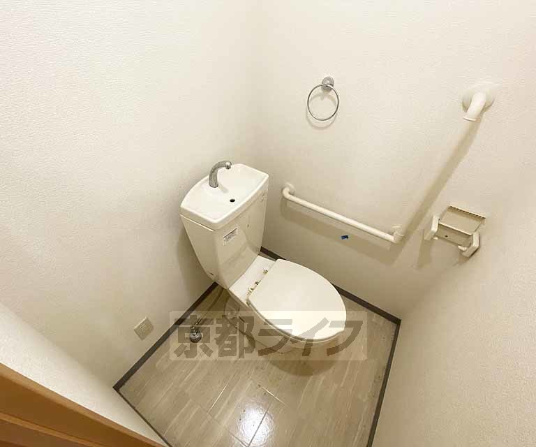 トイレ　シンプルなトイレです。