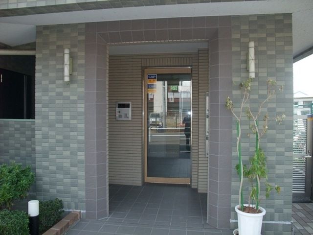 エントランス　★オートロック付のエントランス★