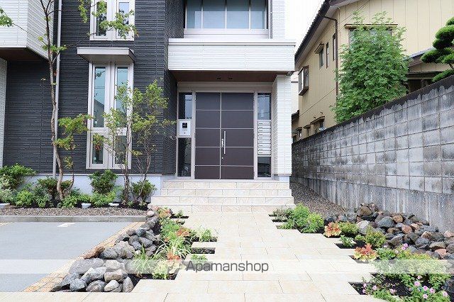 富山地鉄富山市内線 地鉄ビル前駅 徒歩9分 3階建 築7年の外観写真