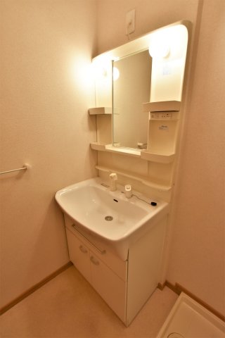 洗面設備　忙しい朝には欠かせない洗面所です