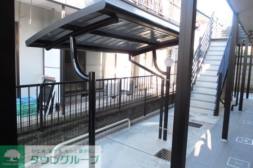 その他　屋根付き駐車場