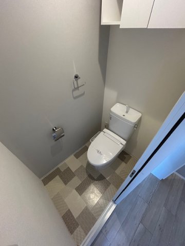 ＪＲおおさか東線 ＪＲ淡路駅 徒歩8分 4階建 築42年のトイレ写真