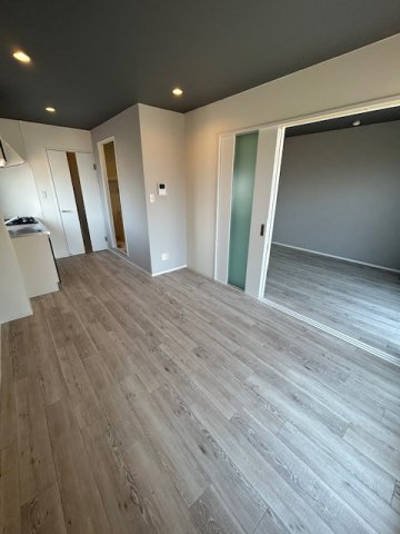 ＪＲおおさか東線 ＪＲ淡路駅 徒歩8分 4階建 築42年の居間写真