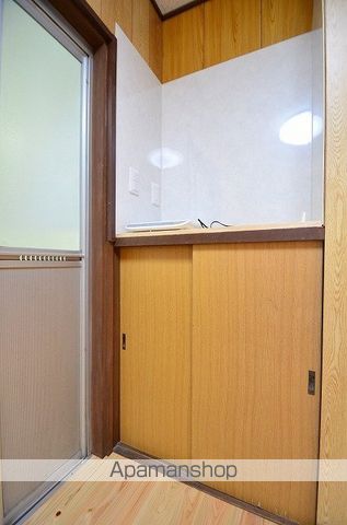 下林アパートAの玄関写真