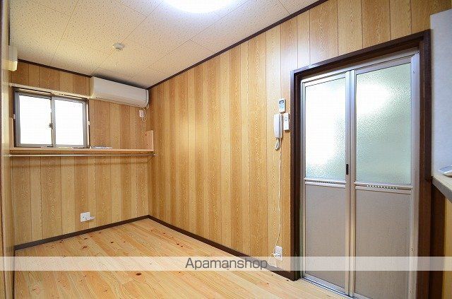 下林アパートAの居間写真