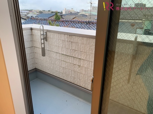 バルコニー　物干し竿対応