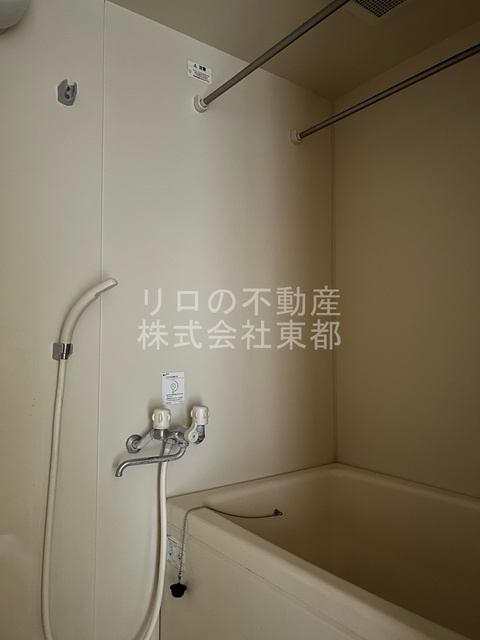 バス・シャワールーム　帰宅時間がずれても安心の追焚機能付バスルームです♪