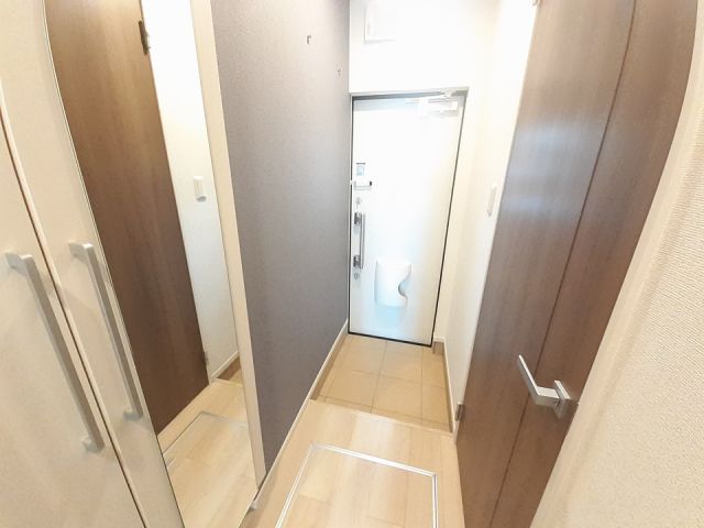 マニフィークIIの玄関写真