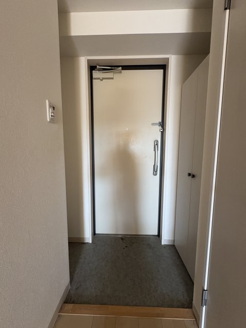 バルコニー　同物件別号室の写真です。