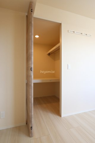 収納　※写真は別号室です